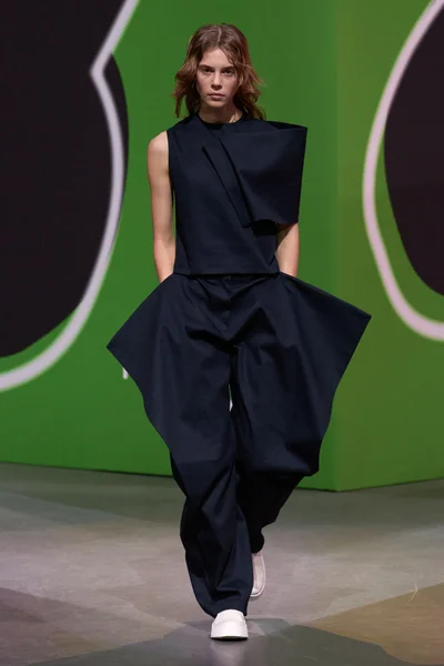 Look 27